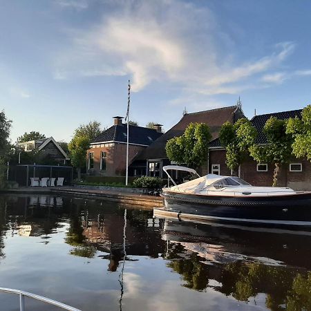 Puur Eastermar - Monumentaal, Authentiek En Luxe Koetshuis Aan Open Vaarwater Met Jacuzzi En Sauna Oostermeer Exterior foto