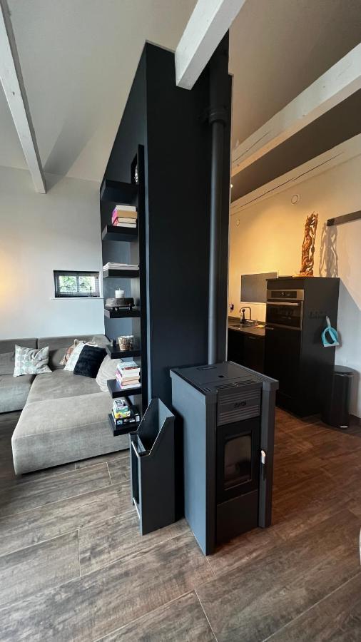 Puur Eastermar - Monumentaal, Authentiek En Luxe Koetshuis Aan Open Vaarwater Met Jacuzzi En Sauna Oostermeer Exterior foto