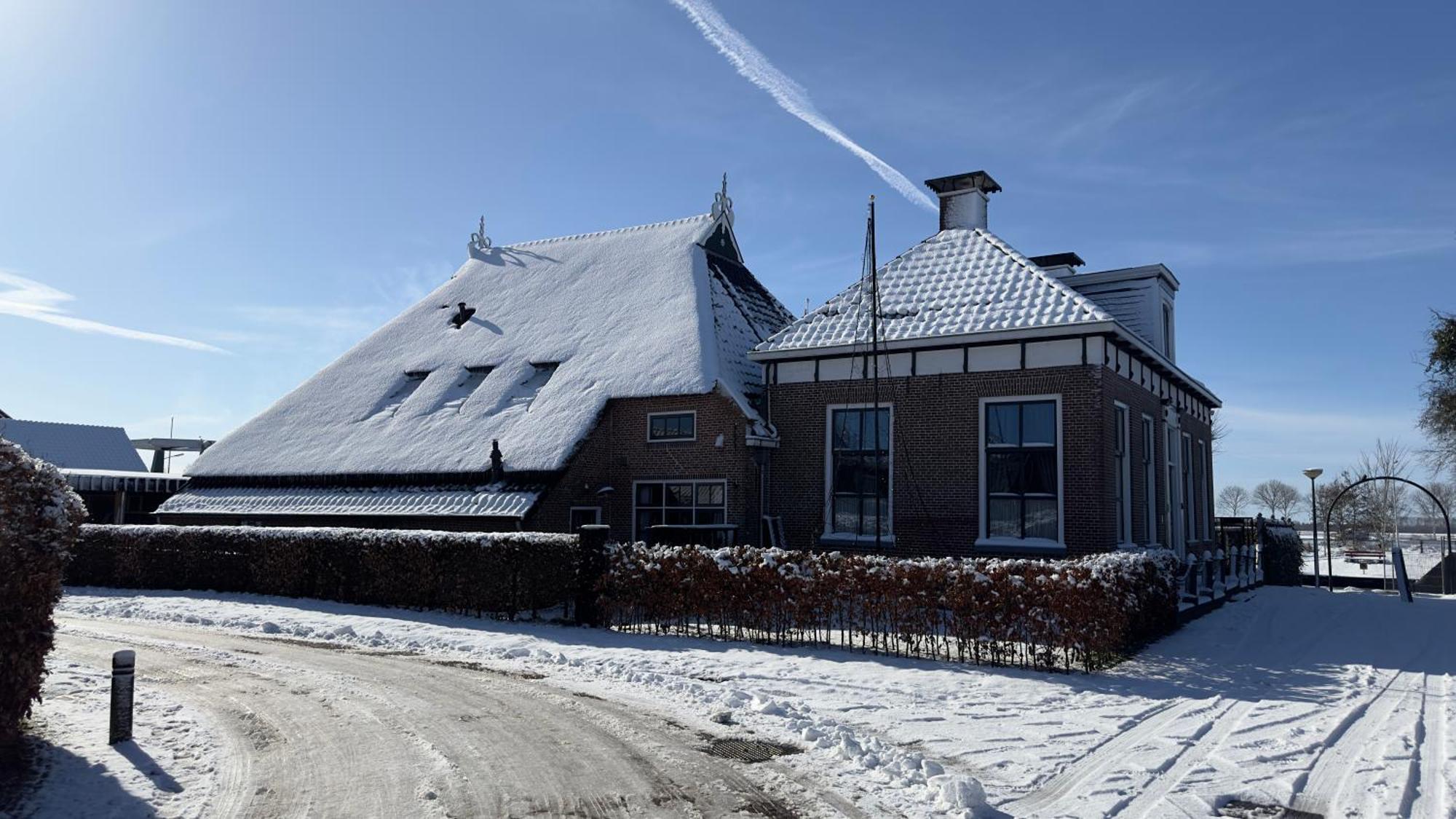 Puur Eastermar - Monumentaal, Authentiek En Luxe Koetshuis Aan Open Vaarwater Met Jacuzzi En Sauna Oostermeer Exterior foto
