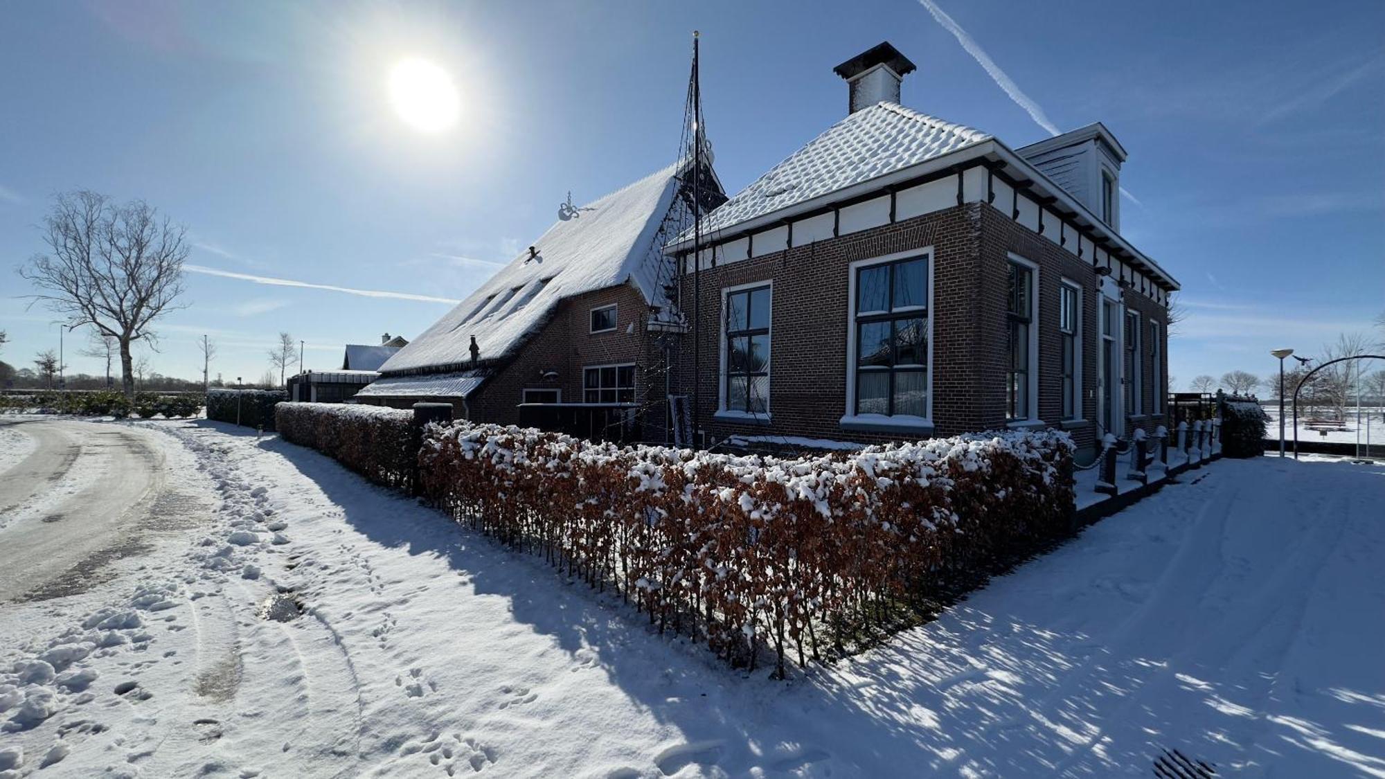 Puur Eastermar - Monumentaal, Authentiek En Luxe Koetshuis Aan Open Vaarwater Met Jacuzzi En Sauna Oostermeer Exterior foto