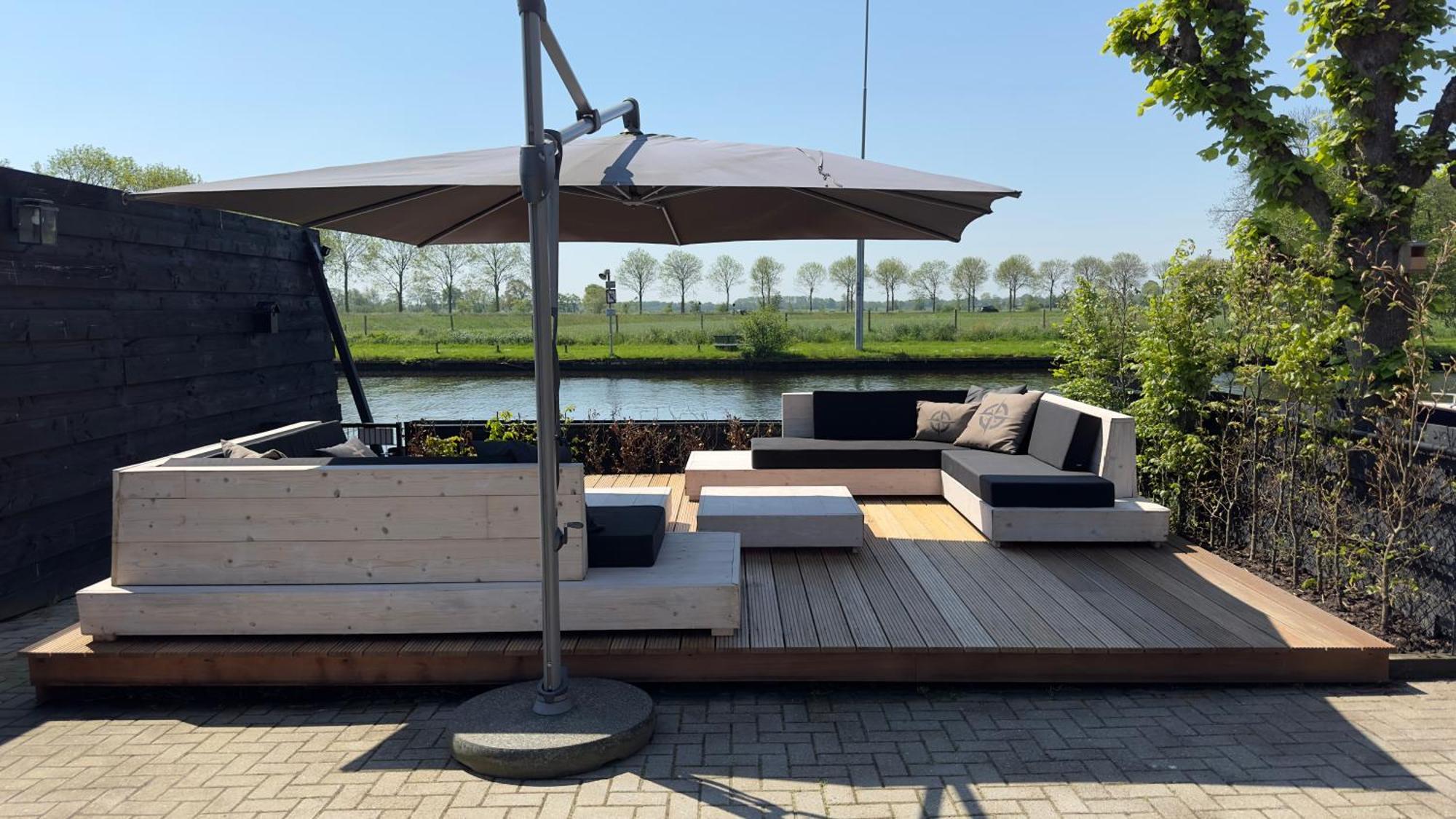 Puur Eastermar - Monumentaal, Authentiek En Luxe Koetshuis Aan Open Vaarwater Met Jacuzzi En Sauna Oostermeer Exterior foto